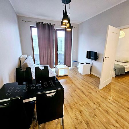 First -- Green Zoliborz Apartment 4 Warsawa Bagian luar foto