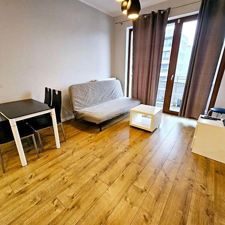 First -- Green Zoliborz Apartment 4 Warsawa Bagian luar foto