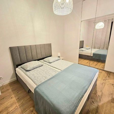 First -- Green Zoliborz Apartment 4 Warsawa Bagian luar foto