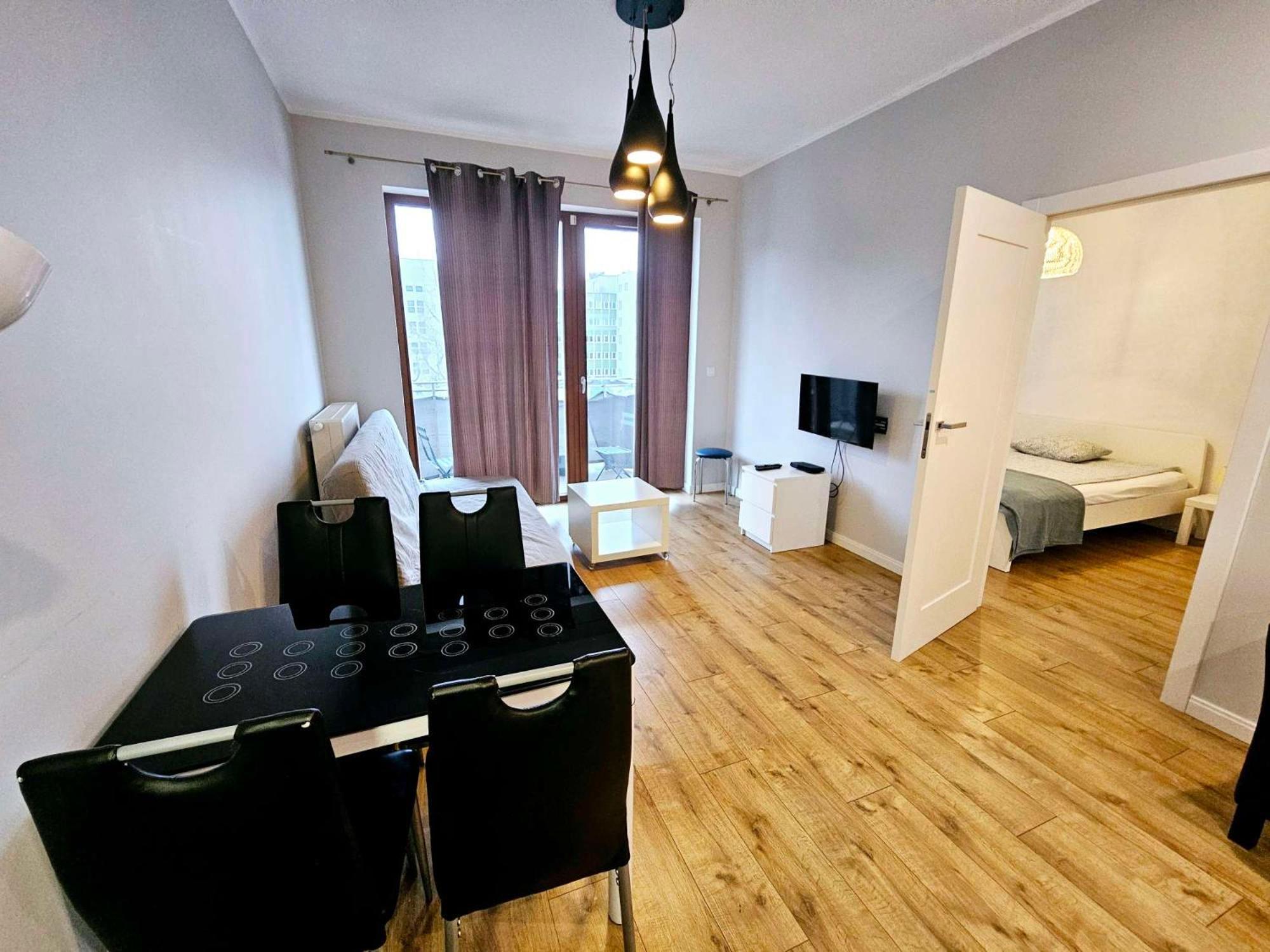 First -- Green Zoliborz Apartment 4 Warsawa Bagian luar foto